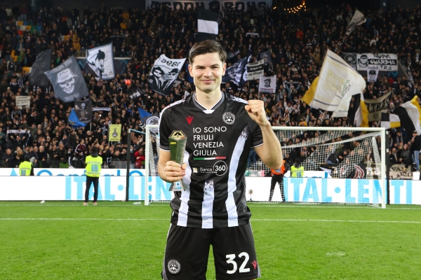 Napoli peggio che a Lisbona. Stanco ed improduttivo. Perde il treno per il primato. Sono una banda di coglioni ma il Milan ha gli aiutini.