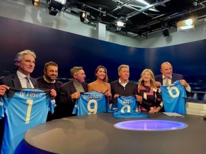 “Legends - Ci vediamo a Napoli” di Jolanda De Rienzo con Cannavaro, Taglialatela, Castellini, Renica, Di Fusco LC