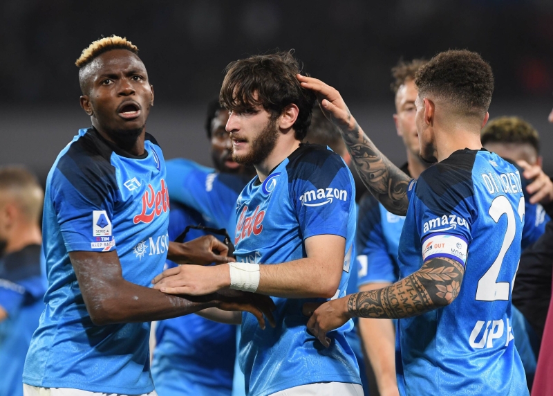 Kvaratskhelia: &quot;Tanto peso sulle mie spalle, ma posso farcela. Napoli vive per il calcio”