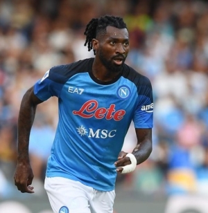 Anguissa ancora azzurro fino al 2027. Intanto si lavora per prolungare di un ulteriore anno