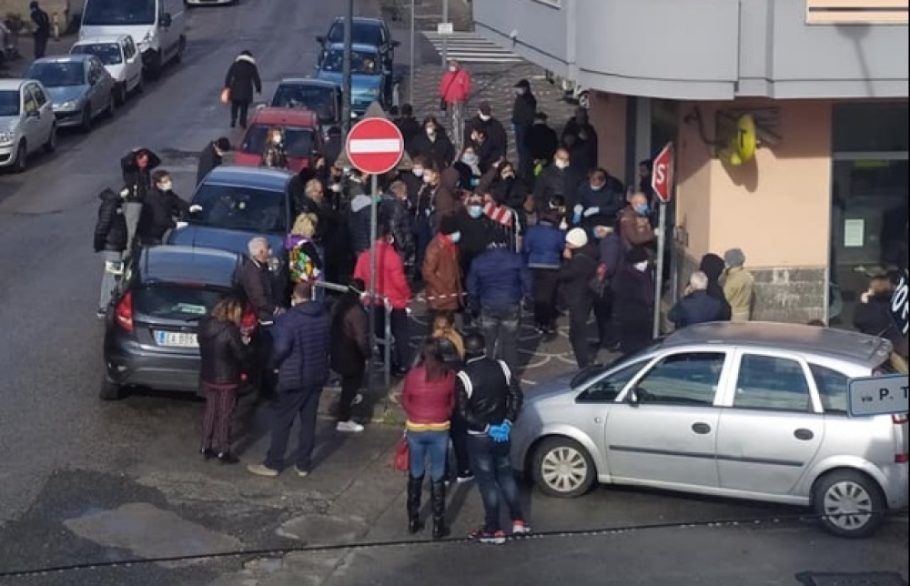 Incivili nei comportamenti.Uffici postali presi d&#039;assalto