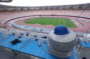 San Paolo, progetto definitivo: sediolini azzurri, in tribuna reclinabili e con braccioli.