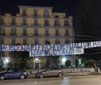 &quot;Mercenari, fischi virtuali...voi mai napoletani&quot;