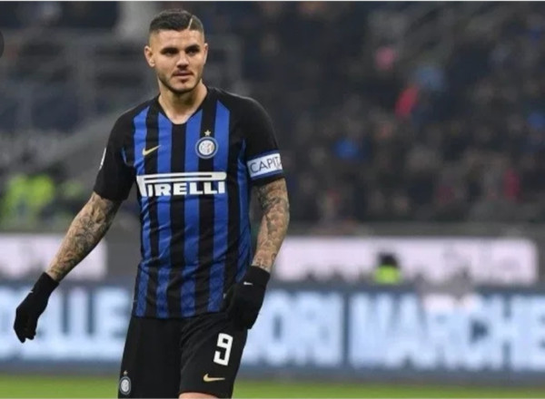 Sky - Napoli pronto ad accontentare l&#039;Inter e Icardi! 60 milioni più bonus, il calciatore aspetta la Juve: incontro con Wanda Nara