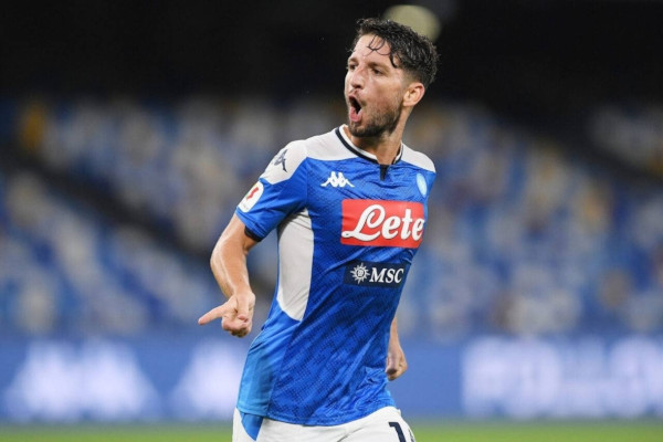 Mertens ancora azzurro. Il belga rinnova nel giorno della finale di Coppa Italia e lo annuncia sui social con un video da brividi.