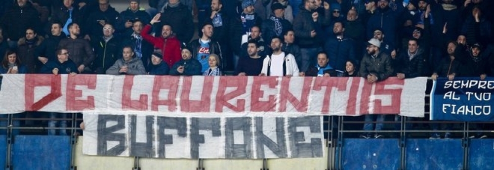 Tuttosport - &quot;ADL buffone&quot;: tifosi e squadra schierati con Sarri, l&#039;esultanza di Insigne lo dimostra