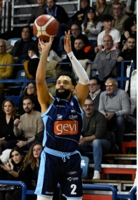 Napoli Basket sconfitta nel derby con Scafati