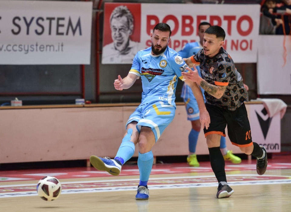 Napoli Futsal, 4-4 al PalaCarrara con un coriaceo Pistoia. Marìn: “Il risultato non ci lascia contenti”