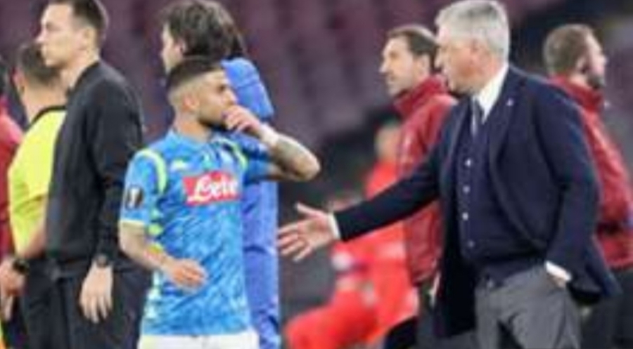 Napoli, i fischi, il cambio, il gelo con Ancelotti. Ora Insigne è un caso