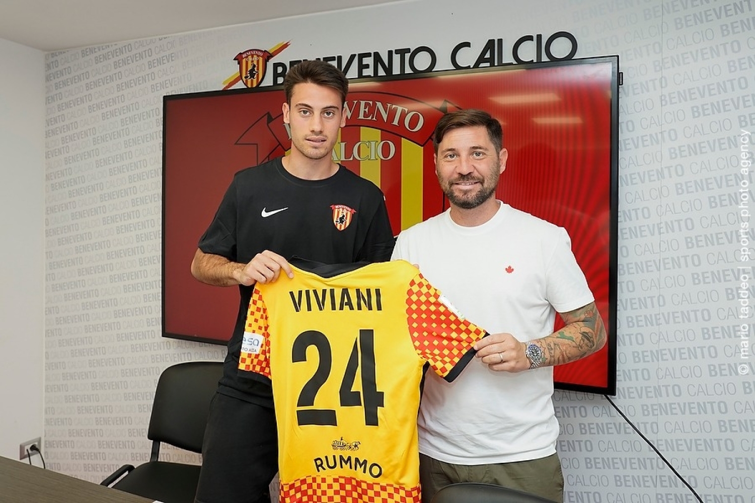 Serie B, Il Benevento annuncia l'acquisto del centrocampista Matteo Viviani