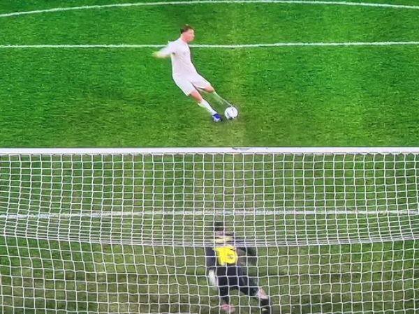 Napoli più forte di ogni intemperia. A Genova succede di tutto ed anche i tre punti.