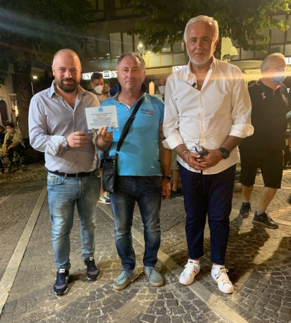 Il sindaco di Castel di Sangro omaggiato dalla Associazione Italiana Napoli Club