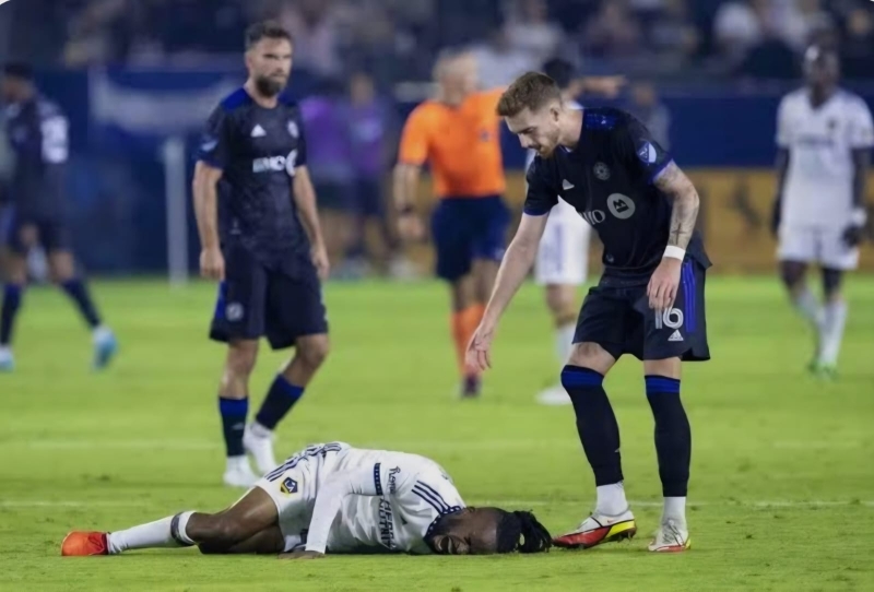 L' antisportività del e nel calcio!