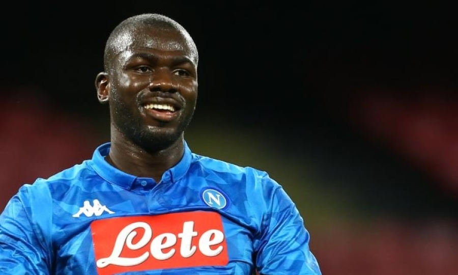 Piano per Koulibaly: da luglio aumento dell&#039;ingaggio per blindarlo, già rifiutata un&#039;offerta choc