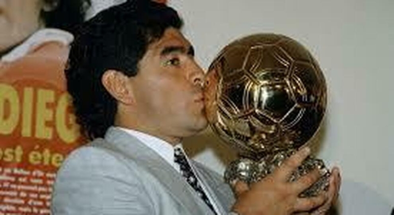 Ritrovato il Pallone d&#039;oro vinto da Maradona nel 1986!