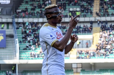 IL NAPOLI VINCE CON MERITO E RESTA IN CORSA