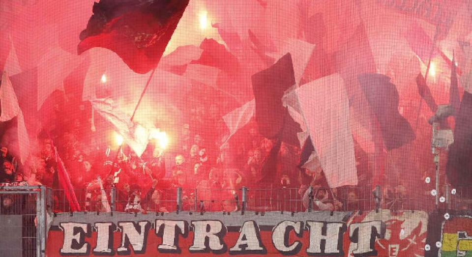Il Prefetto di Napoli contro il Tar, nuovo divieto per i tifosi dell'Eintracht