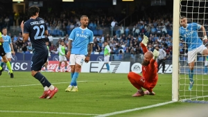 Notte fonda per il Napoli. Sarri sale in cattedra, Conte fa un brutto passo indietro. E le sue parole combinano guai.