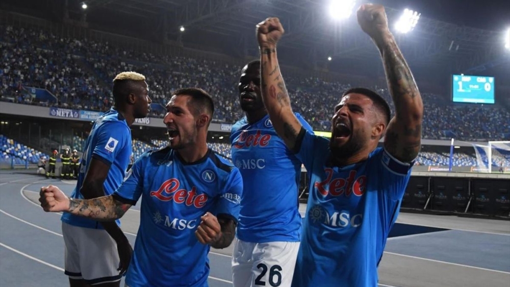 IL NAPOLI E&#039; IMPLACABILE. 2-0 AL CAGLIARI