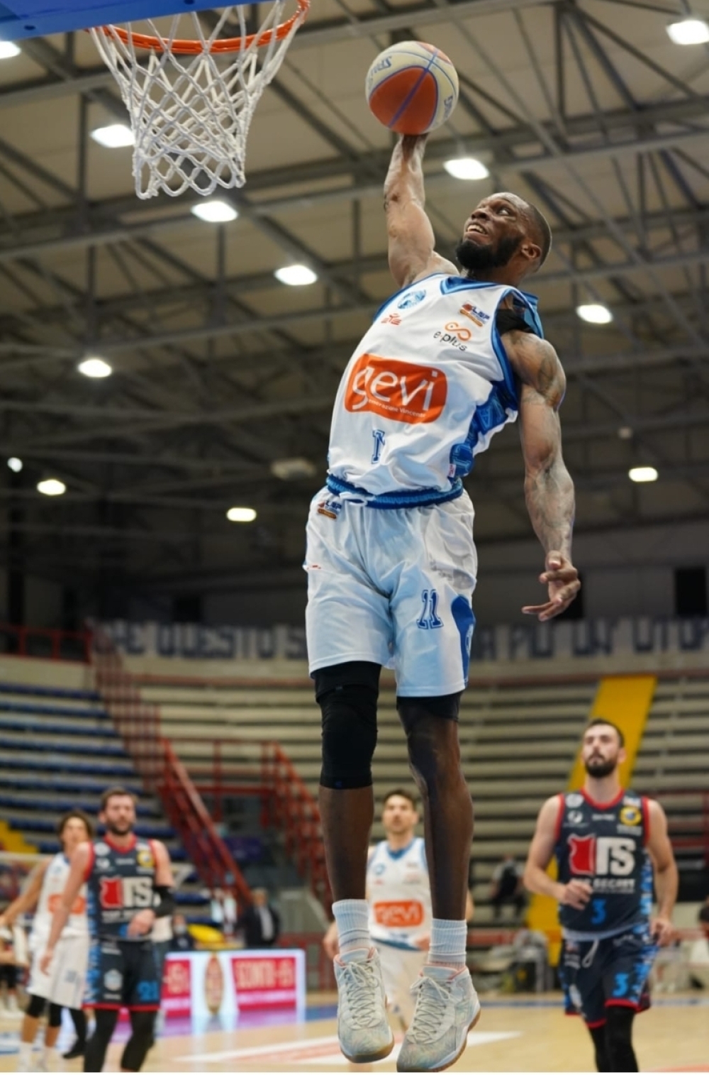 Gevi Napoli Basket-Top Secret Ferrara 80-53. Sacripanti : &quot; Gara di grande difesa ed Intensità&quot;