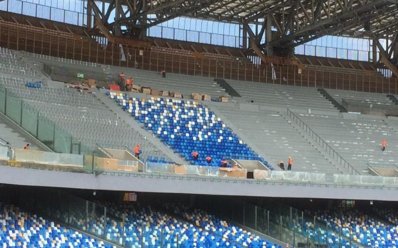 Napoli, già rubati i sediolini del «nuovo» stadio San Paolo