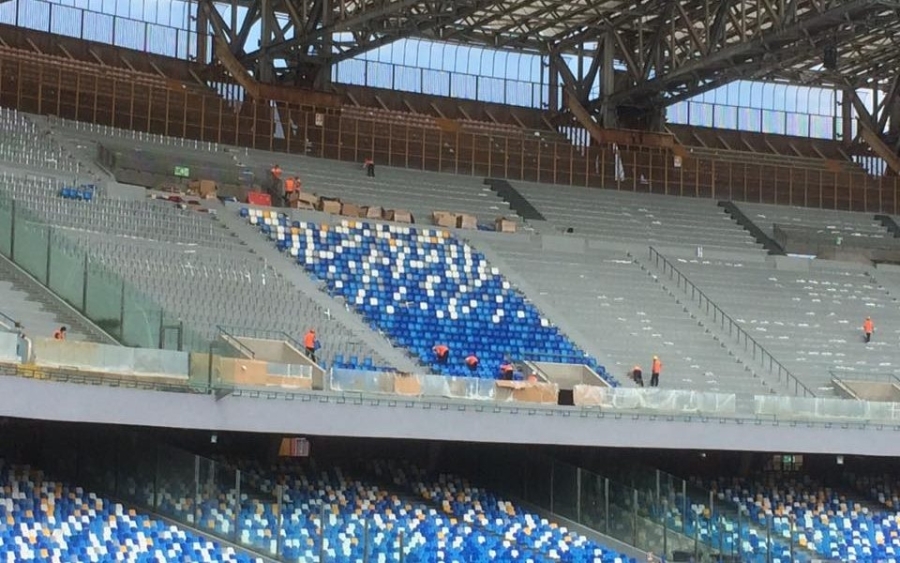 Napoli, già rubati i sediolini del «nuovo» stadio San Paolo