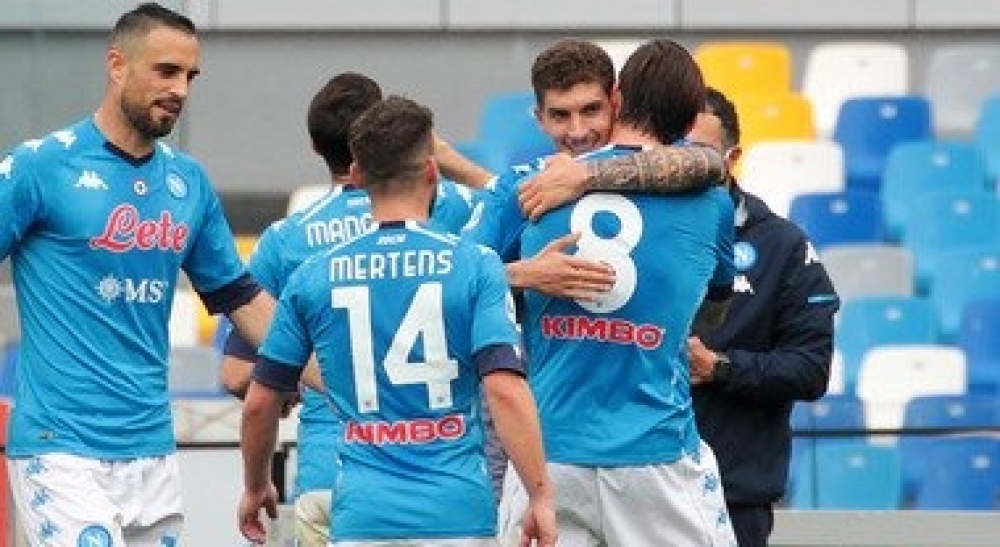 IL NAPOLI SOFFRE MA VINCE ANCORA