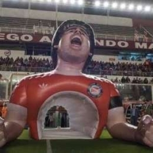 Maradona ringrazia l&#039;Argentinos Juniors per il tunnel dedicato al Pibe de Oro