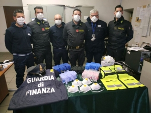 Sequestrate mascherine con i loghi dei top club di Serie A