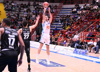 Impresa degli azzurri: Gevi Napoli Basket- Dolomiti Energia Trentino 69-58