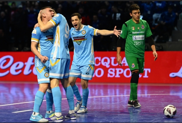 Il Napoli Futsal tesse la tela, il Cobra Borruto morde il Pesaro: è 5-2 ad Aversa