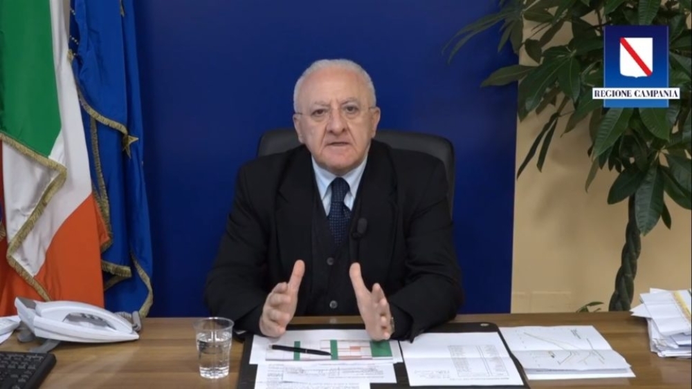 Coronavirus, De Luca: “Per Pasqua imparate a fare le pastiere&quot;